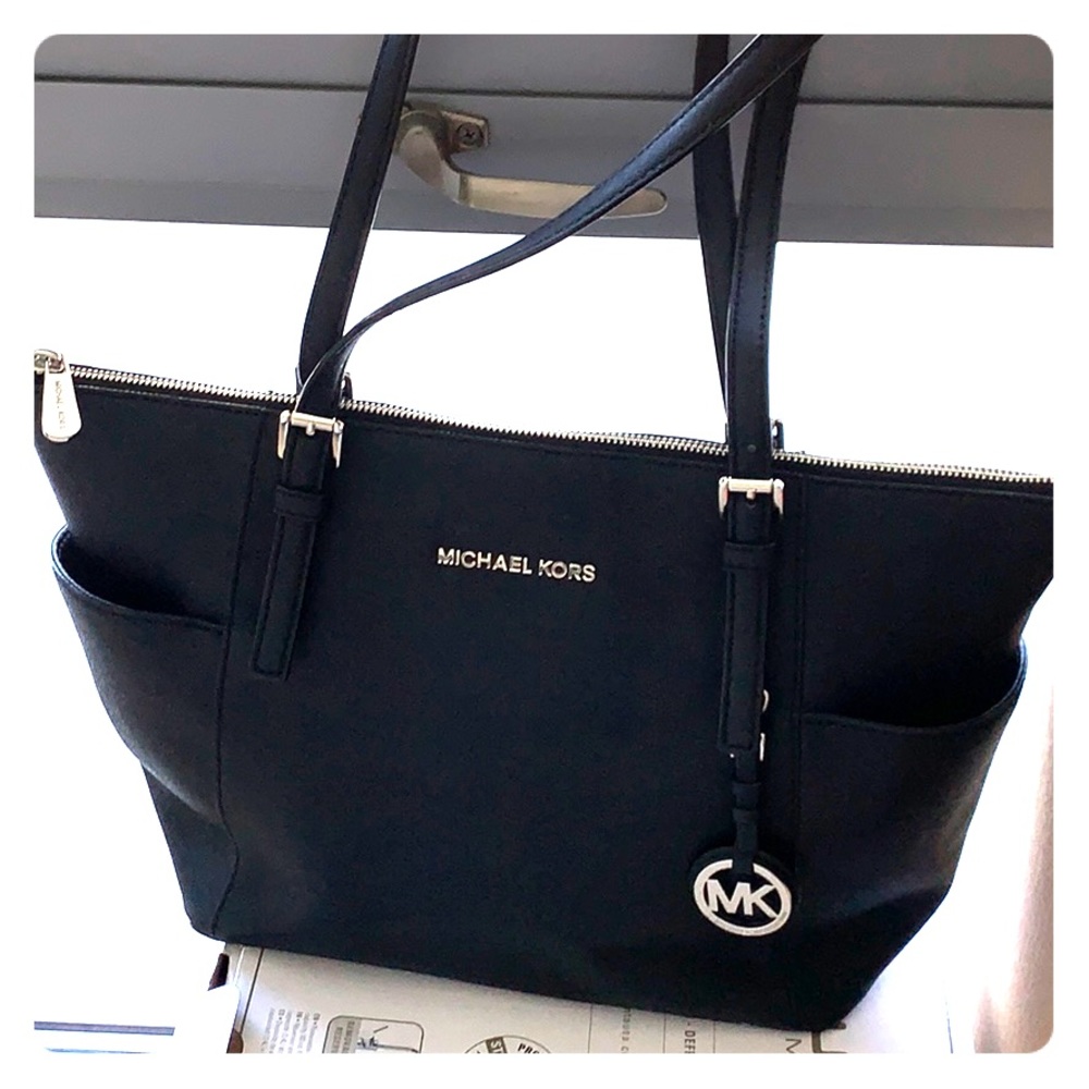 Hand bag
